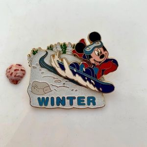 Snowboarding Winter Mickey Mouse Disney Pin 2006